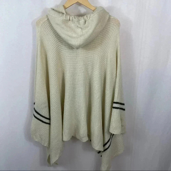 La Classe  Couture Ivory Knit Stripe Hooded Poncho - Picture 6 of 8